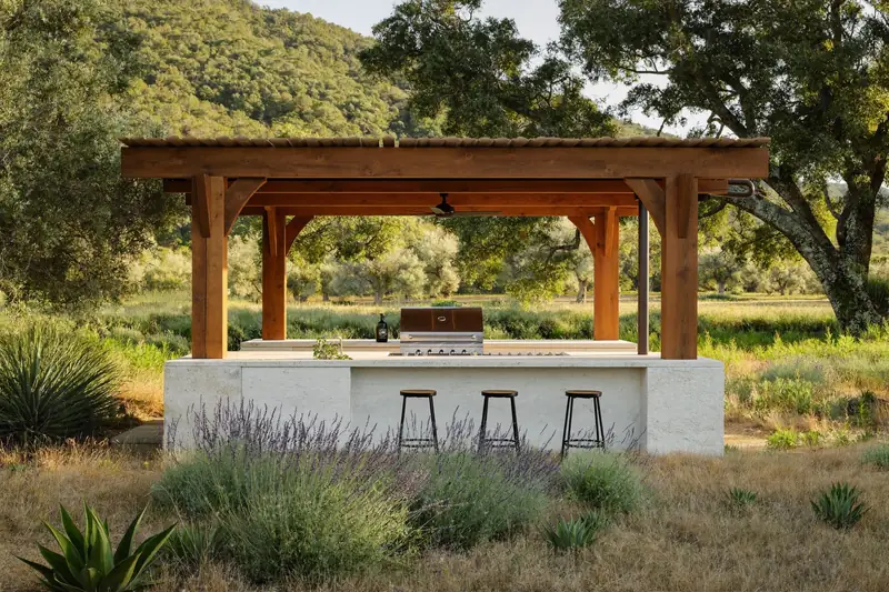 Outdoor kitchens